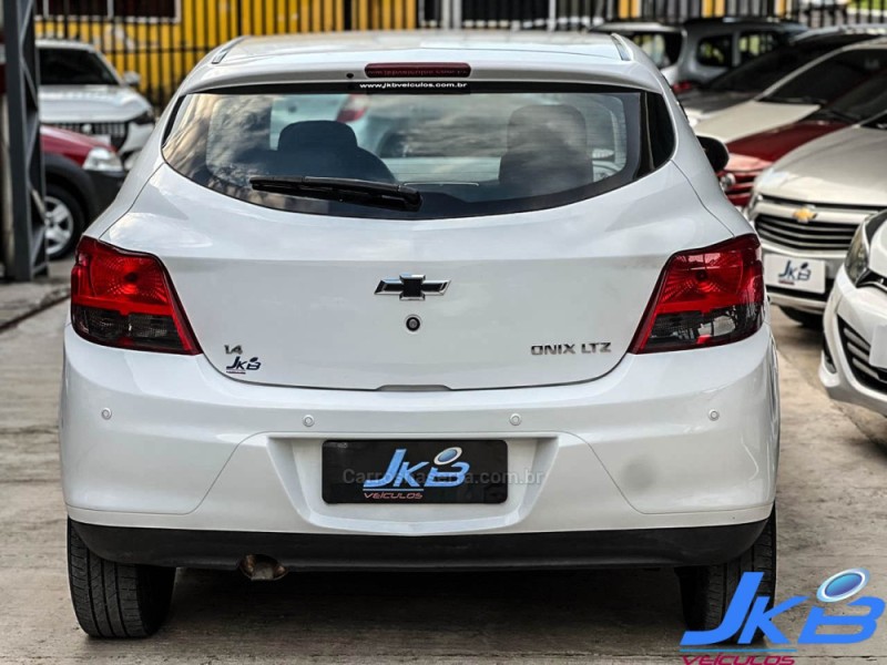 ONIX 1.0 LTZ 12V TURBO FLEX 4P MANUAL - 2013 - NOVO HAMBURGO