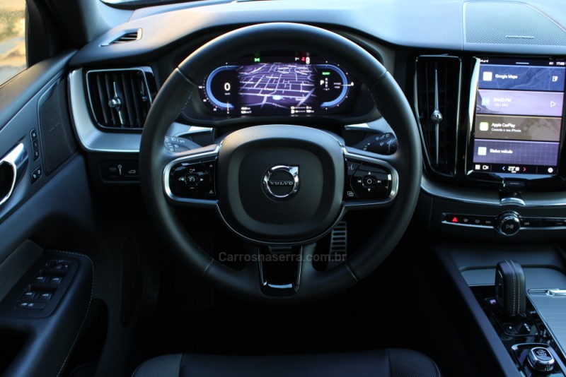 XC60 2.0 T8 R DESIGN HYBRID GASOLINA 4P AUTOMÁTICO - 2022 - CAXIAS DO SUL