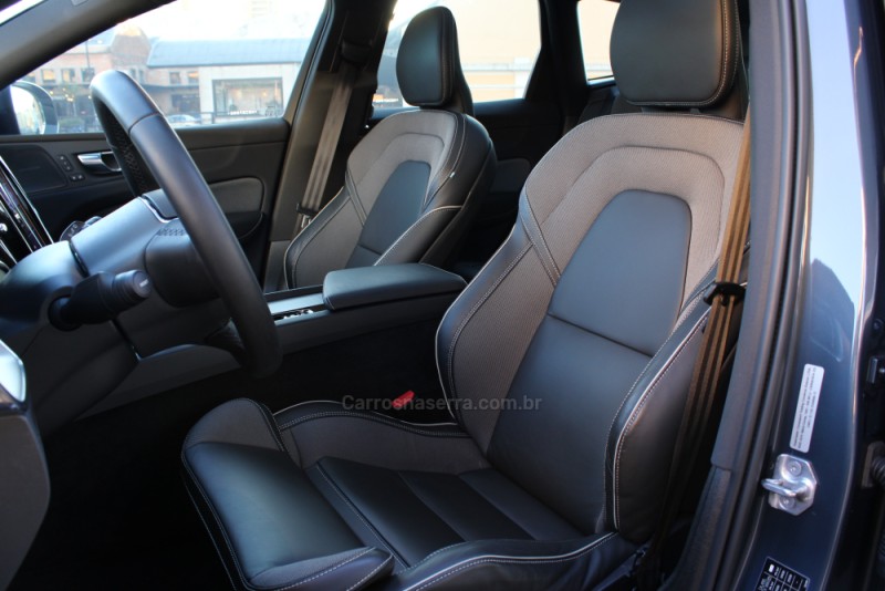 XC60 2.0 T8 R DESIGN HYBRID GASOLINA 4P AUTOMÁTICO - 2022 - CAXIAS DO SUL