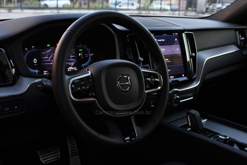 XC60 2.0 T8 R DESIGN HYBRID GASOLINA 4P AUTOMÁTICO - 2022 - CAXIAS DO SUL