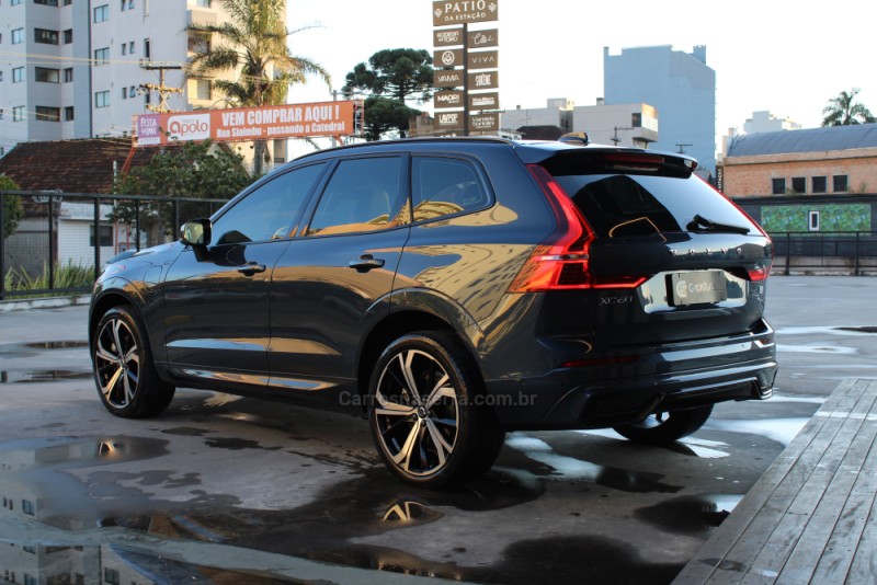 XC60 2.0 T8 R DESIGN HYBRID GASOLINA 4P AUTOMÁTICO - 2022 - CAXIAS DO SUL