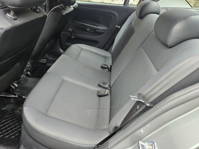 VOYAGE 1.6 MI TRENDLINE 8V FLEX 4P MANUAL - 2017 - PICADA CAFé