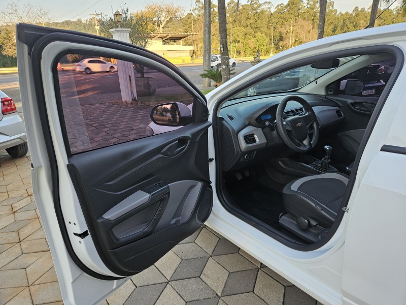 ONIX 1.0 LT 12V FLEX 4P MANUAL - 2015 - BOM PRINCíPIO