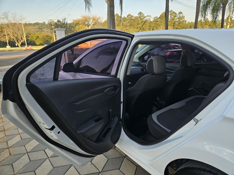 ONIX 1.0 LT 12V FLEX 4P MANUAL - 2015 - BOM PRINCíPIO