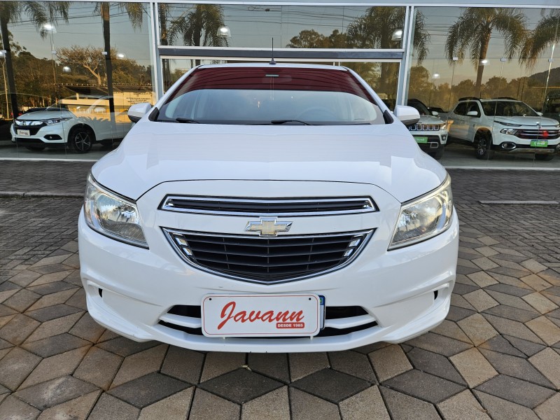ONIX 1.0 LT 12V FLEX 4P MANUAL - 2015 - BOM PRINCíPIO
