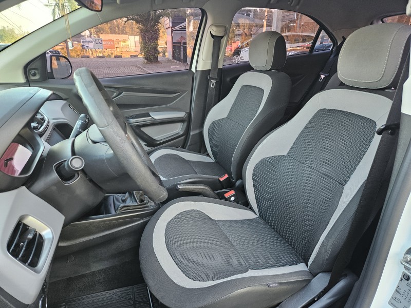ONIX 1.0 LT 12V FLEX 4P MANUAL - 2015 - BOM PRINCíPIO