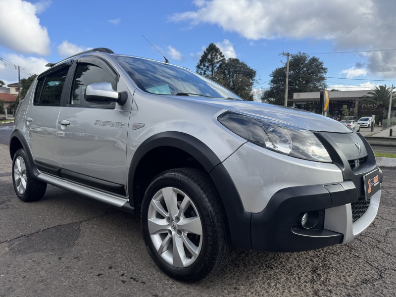 SANDERO 1.6 STEPWAY 8V FLEX 4P MANUAL - 2014 - DOIS IRMãOS