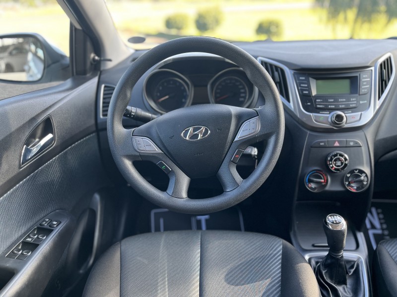HB20 1.6 COMFORT 16V FLEX 4P MANUAL - 2015 - BOM PRINCíPIO