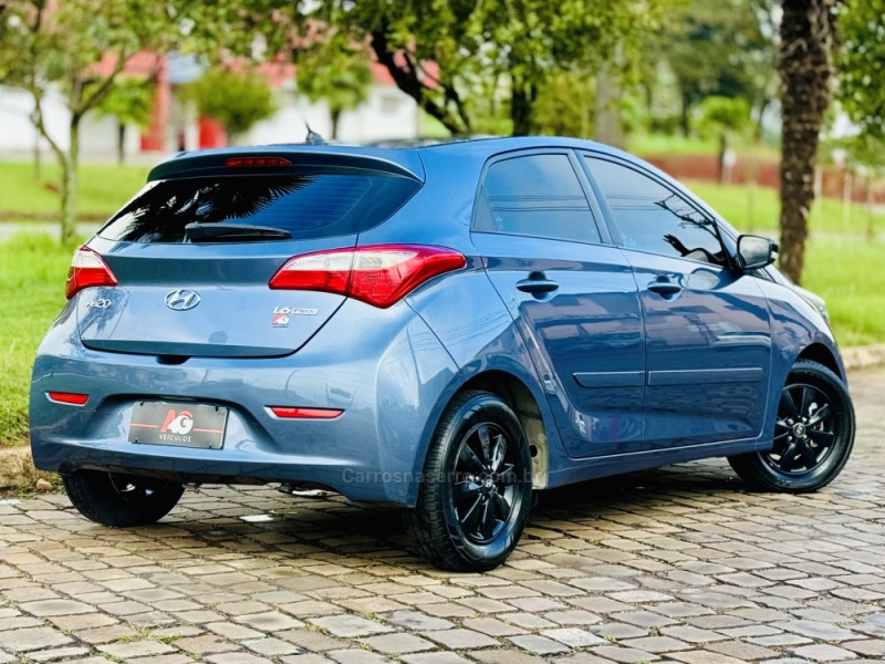 HB20 1.6 COMFORT PLUS 16V FLEX 4P MANUAL - 2015 - CASCA