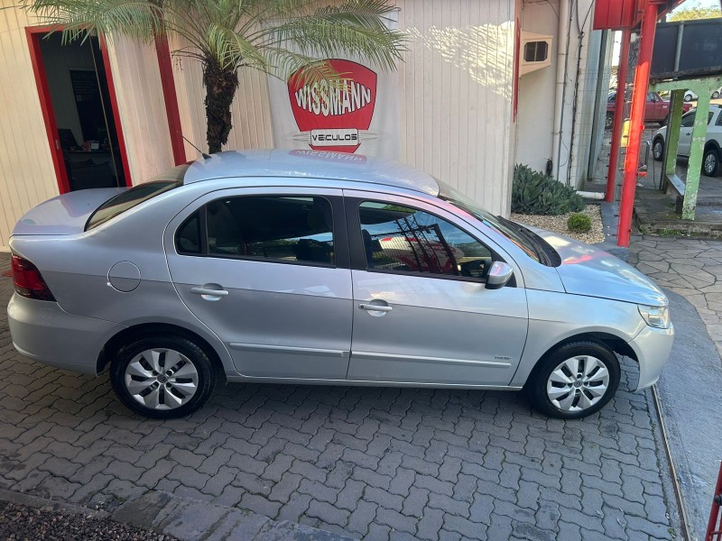 VOYAGE 1.6 MI 8V FLEX 4P MANUAL - 2012 - TRêS COROAS
