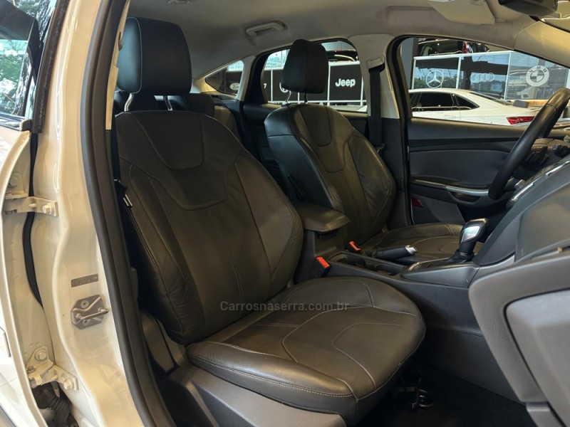 FOCUS 2.0 SE PLUS 16V FLEX 4P AUTOMÁTICO - 2017 - CAXIAS DO SUL