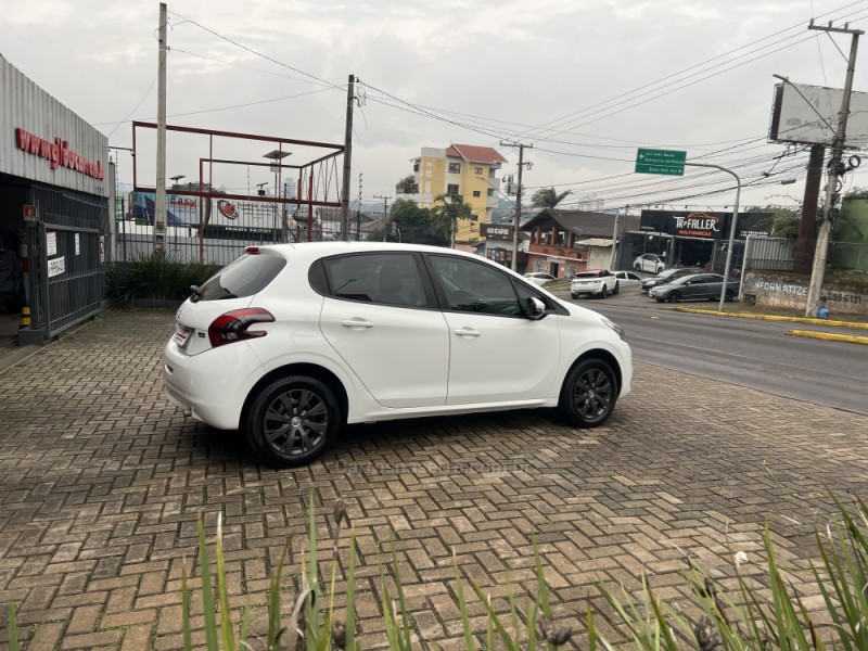 208 1.2 ACTIVE 12V FLEX 4P MANUAL - 2017 - CAMPO BOM