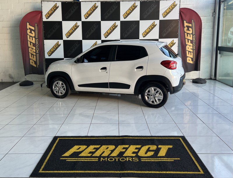 KWID 1.0 12V SCE FLEX ZEN MANUAL - 2020 - PORTãO