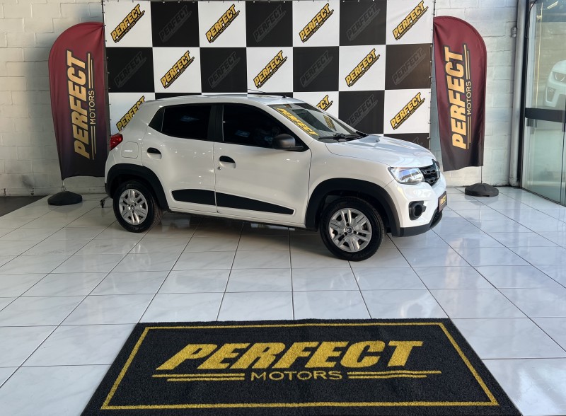 KWID 1.0 12V SCE FLEX ZEN MANUAL - 2020 - PORTãO