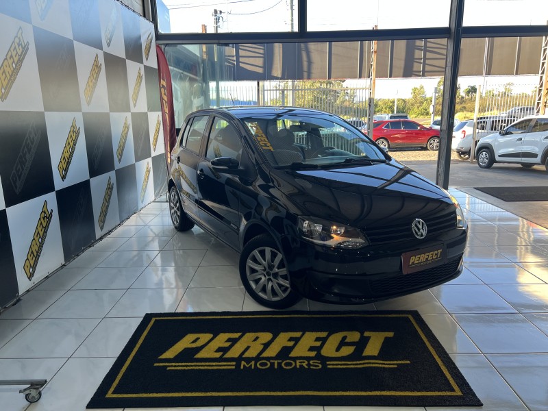 FOX 1.0 ITREND 8V FLEX 4P MANUAL - 2013 - PORTãO