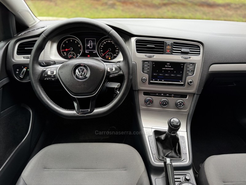 GOLF 1.0 TSI COMFORTLINE 12V TOTAL FLEX 4P MANUAL - 2017 - FELIZ