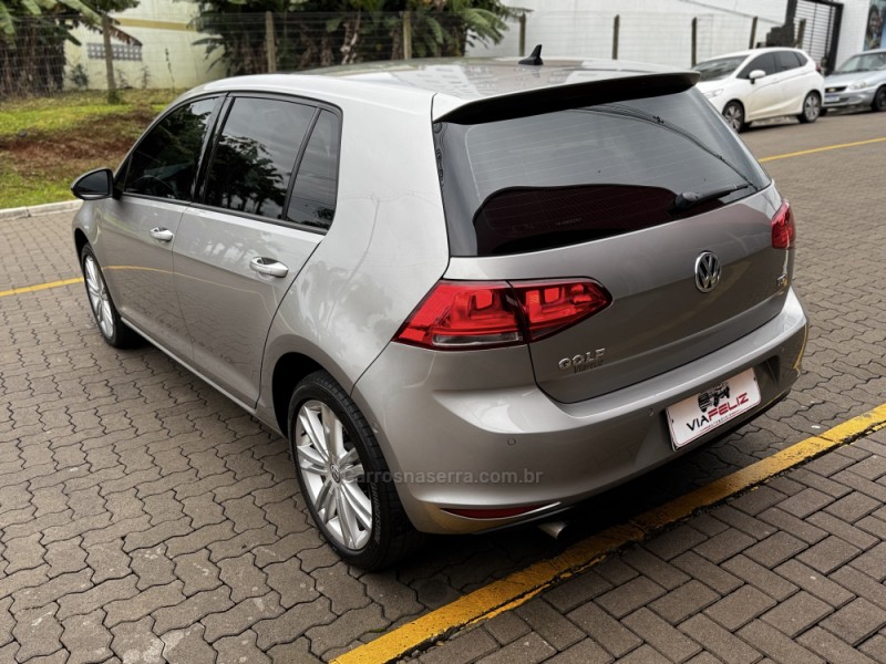 GOLF 1.0 TSI COMFORTLINE 12V TOTAL FLEX 4P MANUAL - 2017 - FELIZ