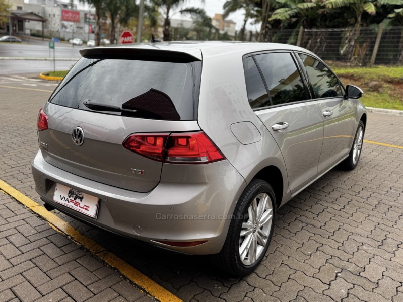 GOLF 1.0 TSI COMFORTLINE 12V TOTAL FLEX 4P MANUAL - 2017 - FELIZ