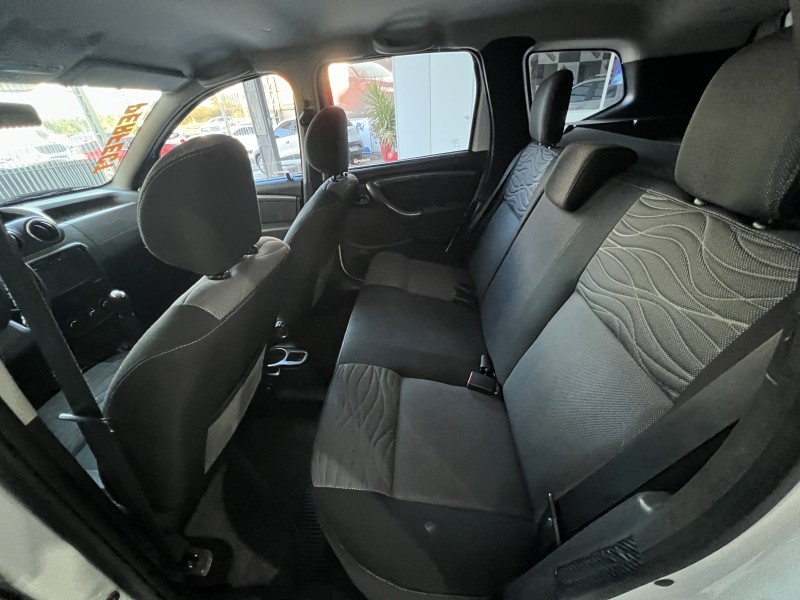DUSTER 1.6 DYNAMIQUE 4X2 16V FLEX 4P MANUAL - 2014 - PORTãO