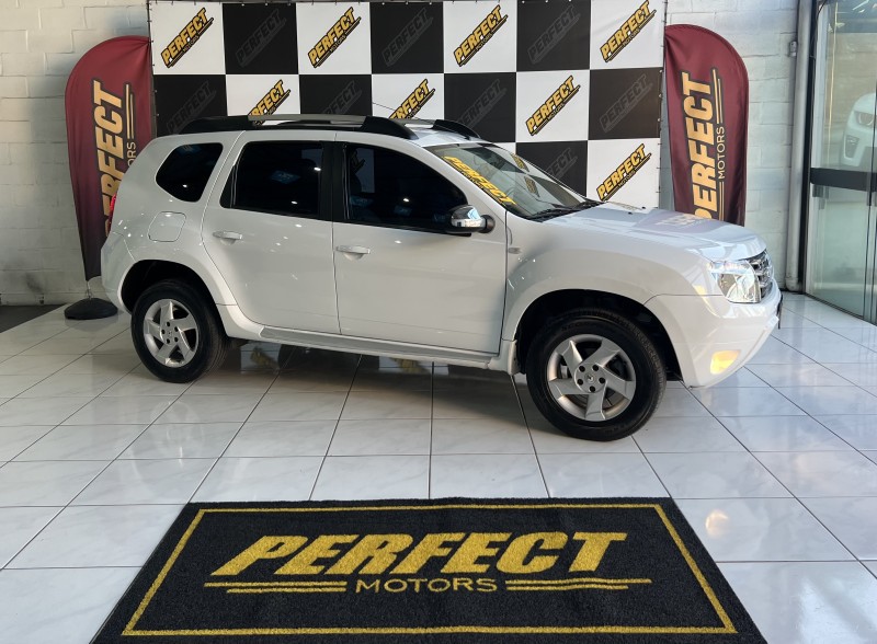 DUSTER 1.6 DYNAMIQUE 4X2 16V FLEX 4P MANUAL - 2014 - PORTãO