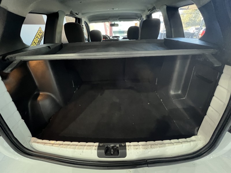 DUSTER 1.6 DYNAMIQUE 4X2 16V FLEX 4P MANUAL - 2014 - PORTãO