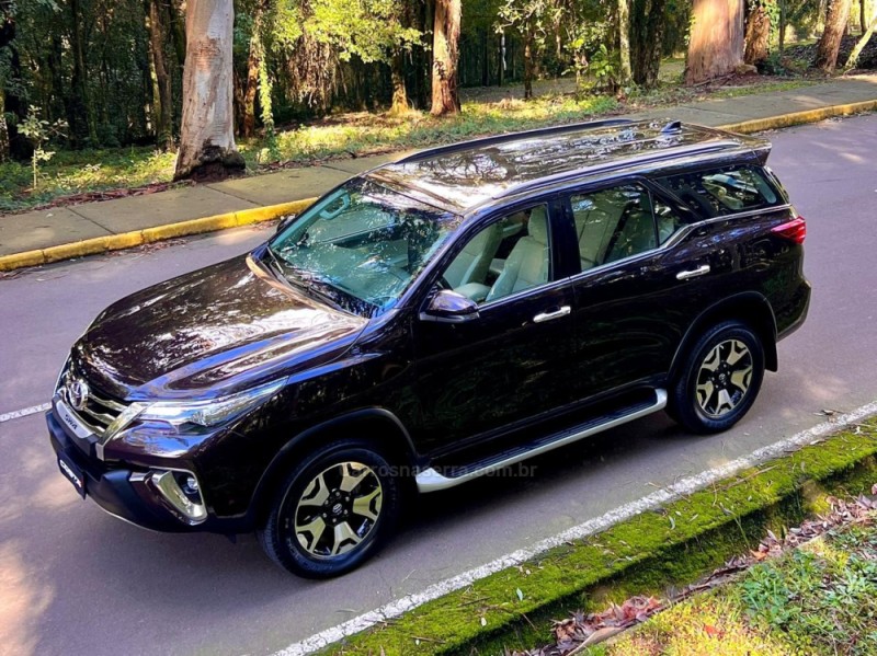 HILUX SW4 2.8 SRX 4X4 DIAMOND 16V TURBO DIESEL 4P 7 LUGARES AUTOMÁTICO - 2019 - BENTO GONçALVES
