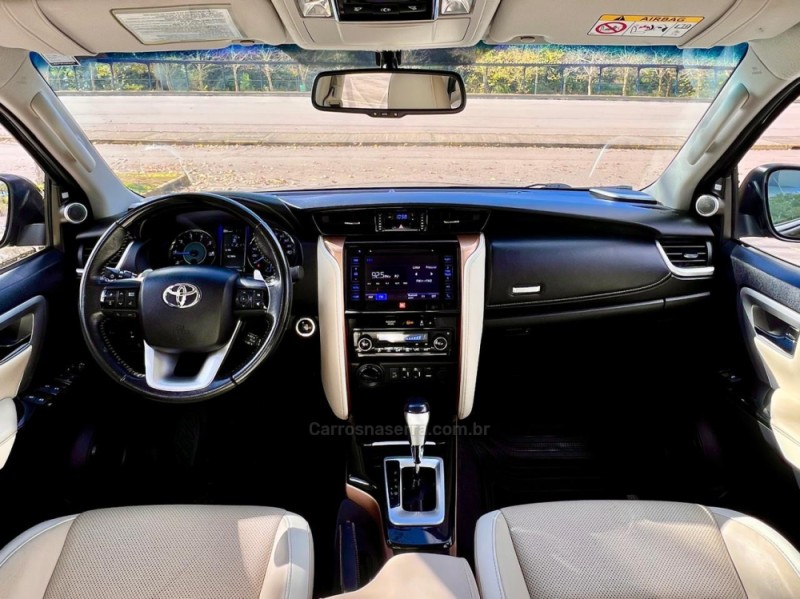 HILUX SW4 2.8 SRX 4X4 DIAMOND 16V TURBO DIESEL 4P 7 LUGARES AUTOMÁTICO - 2019 - BENTO GONçALVES