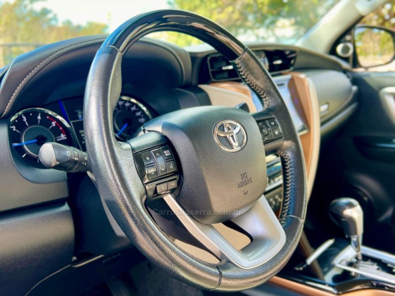 HILUX SW4 2.8 SRX 4X4 DIAMOND 16V TURBO DIESEL 4P 7 LUGARES AUTOMÁTICO - 2019 - BENTO GONçALVES