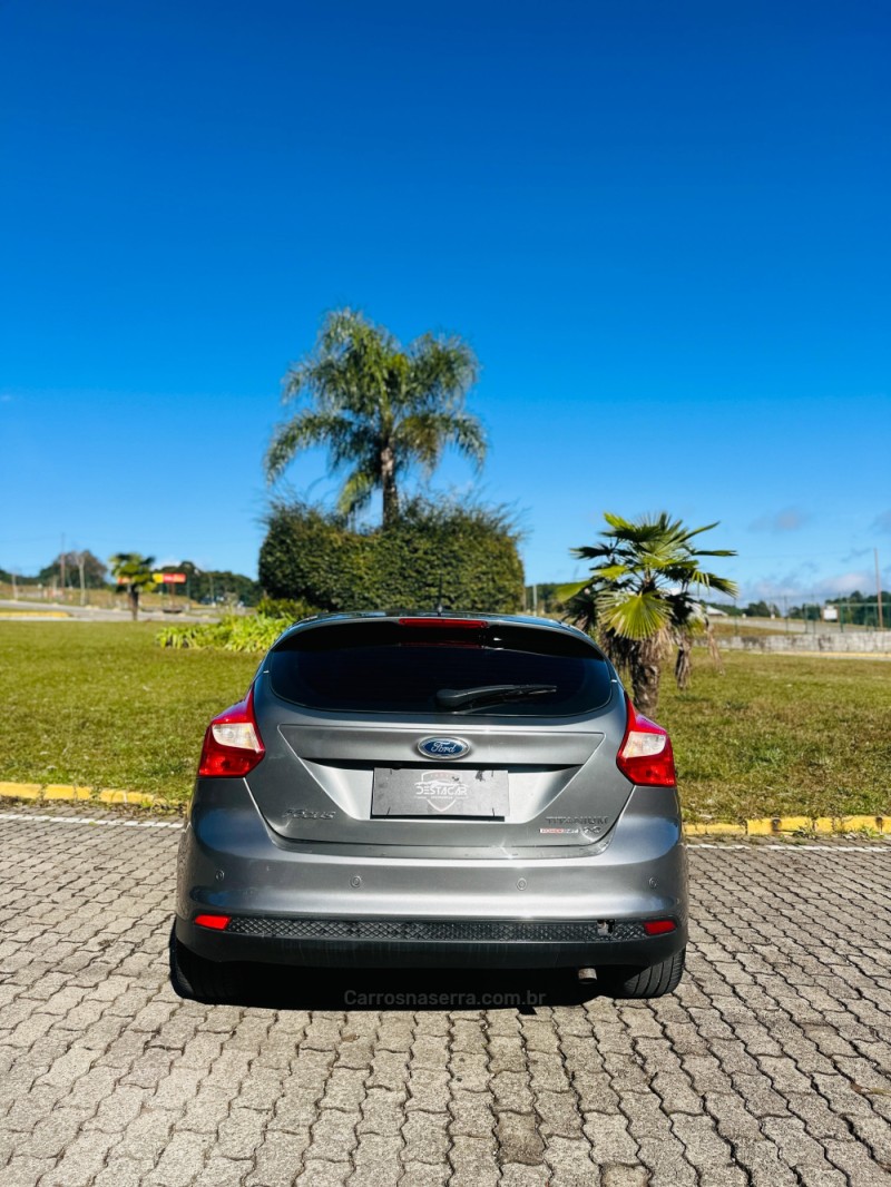 FOCUS 2.0 TITANIUM HATCH 16V FLEX 4P AUTOMÁTICO - 2015 - CAXIAS DO SUL