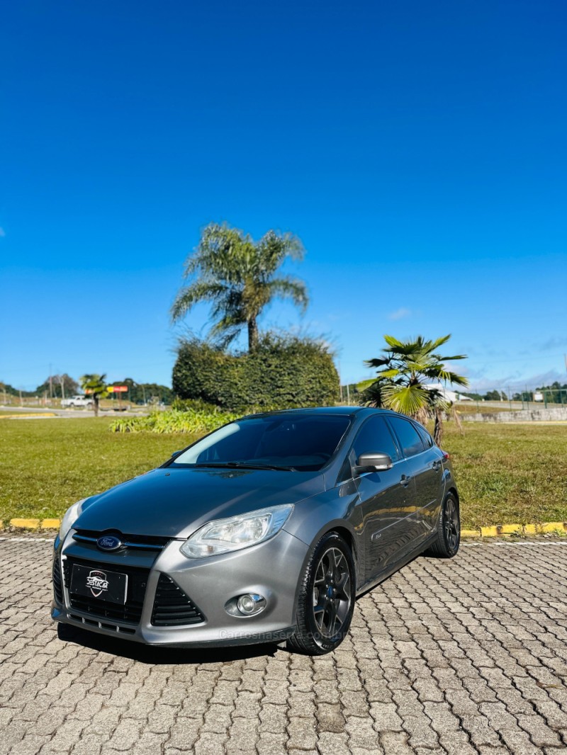 FOCUS 2.0 TITANIUM HATCH 16V FLEX 4P AUTOMÁTICO - 2015 - CAXIAS DO SUL