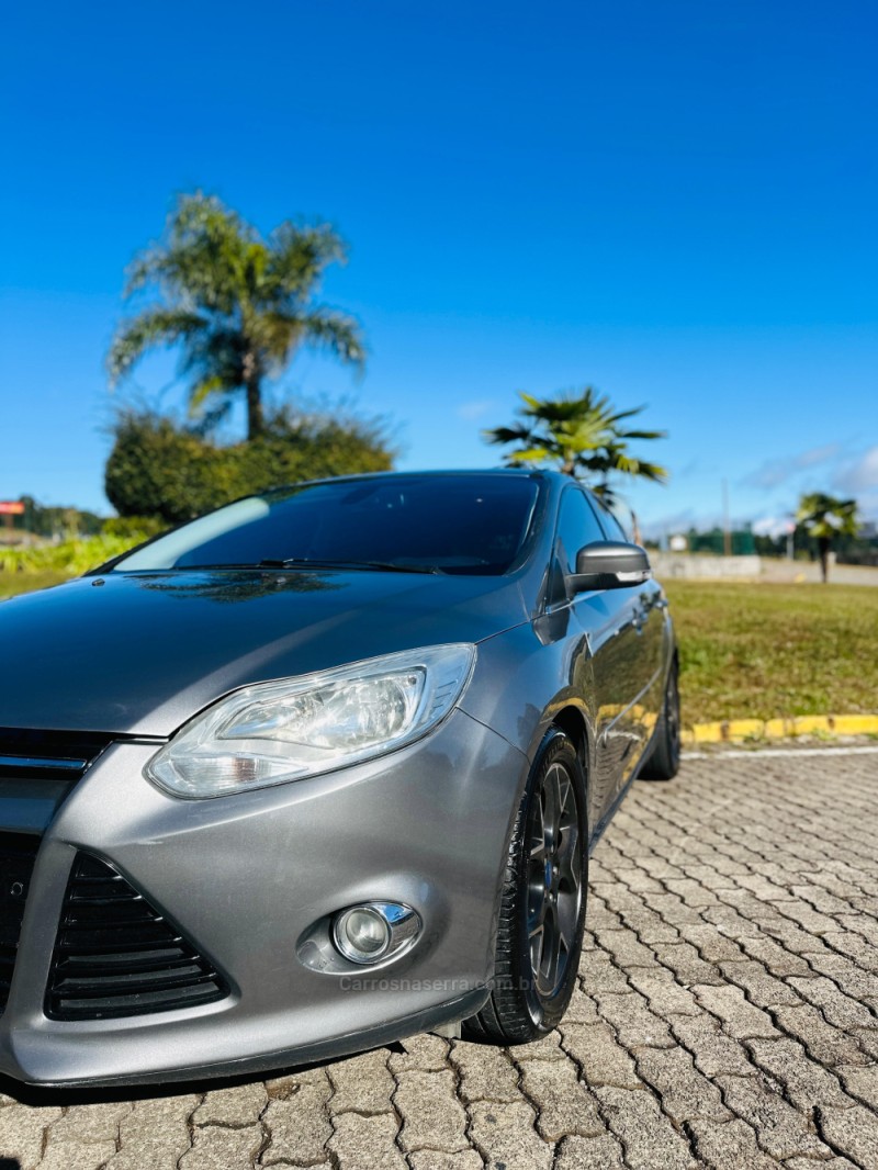 FOCUS 2.0 TITANIUM HATCH 16V FLEX 4P AUTOMÁTICO - 2015 - CAXIAS DO SUL