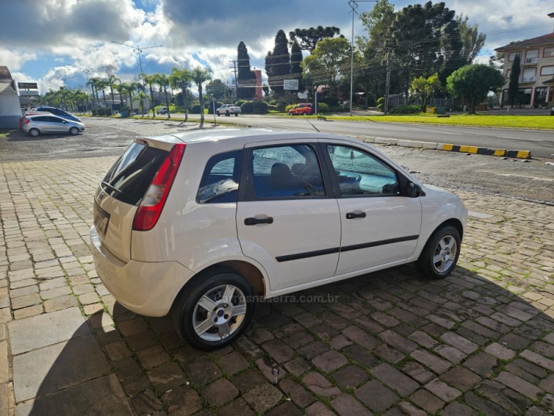 FIESTA 1.0 MPI 8V GASOLINA 4P MANUAL - 2004 - VERANóPOLIS
