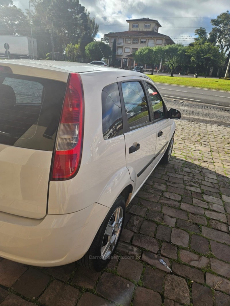 FIESTA 1.0 MPI 8V GASOLINA 4P MANUAL - 2004 - VERANóPOLIS