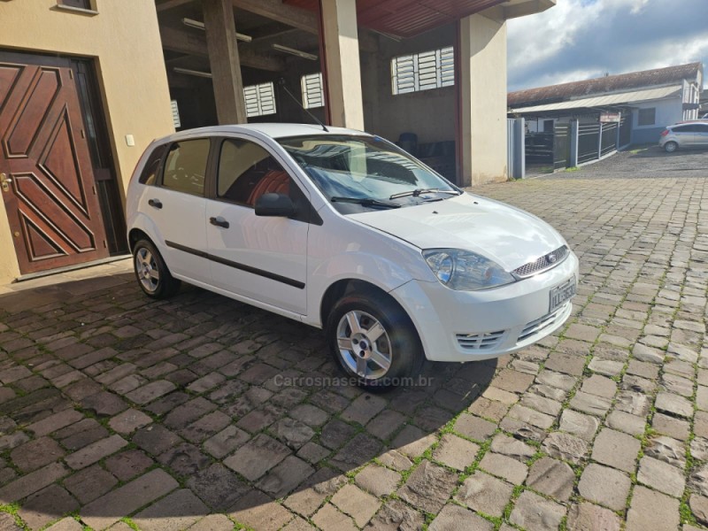 FIESTA 1.0 MPI 8V GASOLINA 4P MANUAL - 2004 - VERANóPOLIS