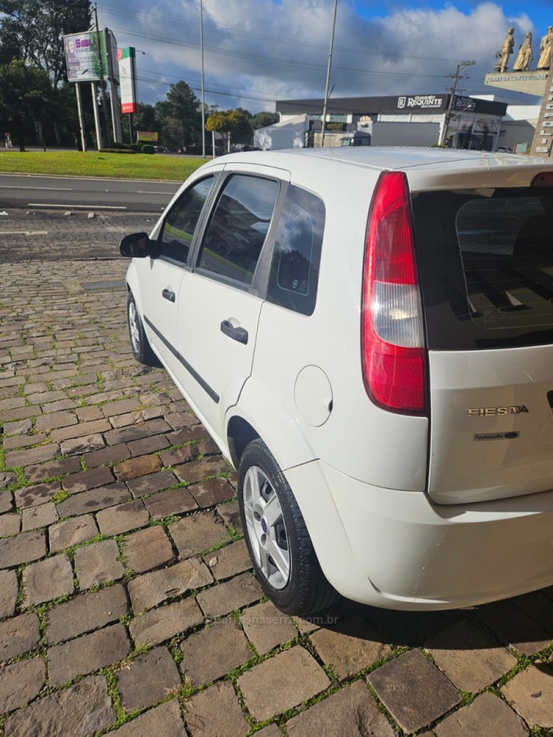 FIESTA 1.0 MPI 8V GASOLINA 4P MANUAL - 2004 - VERANóPOLIS