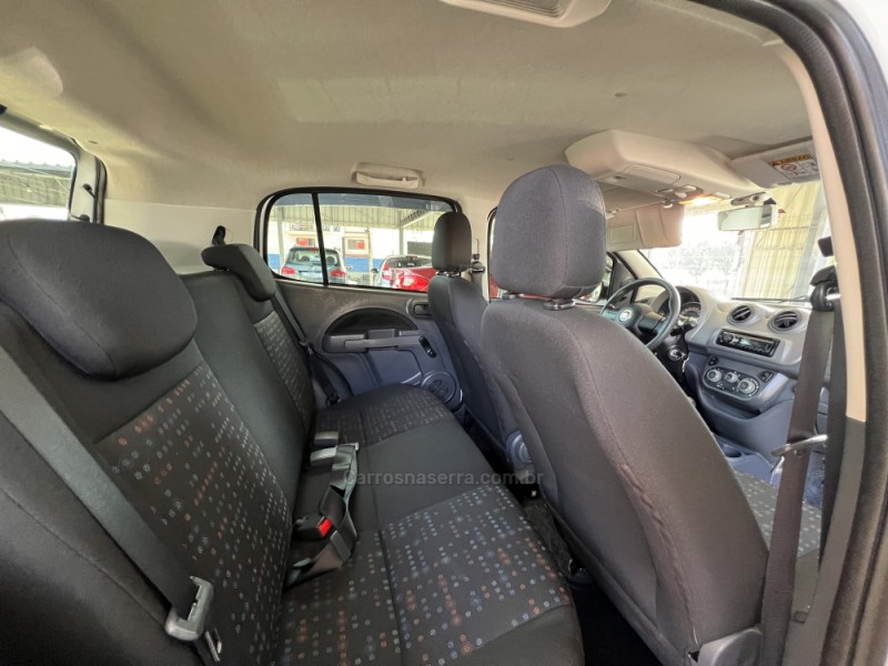 UNO 1.0 VIVACE 8V FLEX 4P MANUAL - 2014 - BOM PRINCíPIO