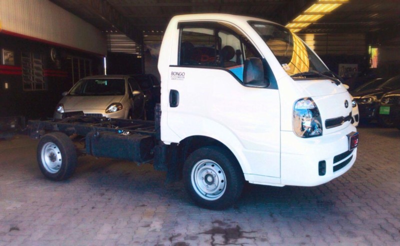 BONGO 2.5 K-2500 4X2 CS TURBO DIESEL 2P MANUAL - 2023 - CAXIAS DO SUL