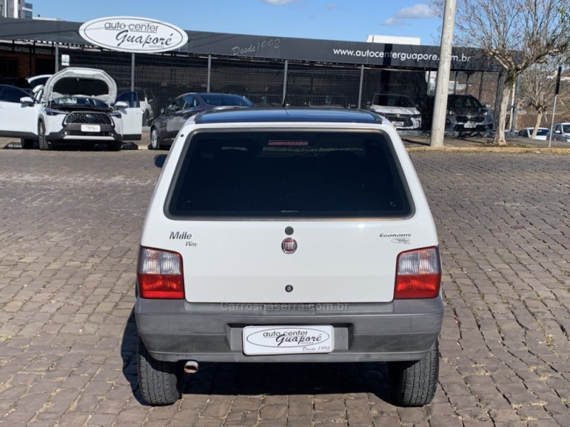 UNO 1.0 MPI MILLE WAY ECONOMY 8V FLEX 2P MANUAL - 2011 - GUAPORé