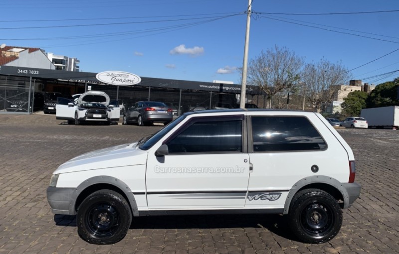 UNO 1.0 MPI MILLE WAY ECONOMY 8V FLEX 2P MANUAL - 2011 - GUAPORé