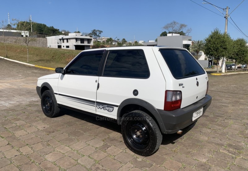 UNO 1.0 MPI MILLE WAY ECONOMY 8V FLEX 2P MANUAL - 2011 - GUAPORé