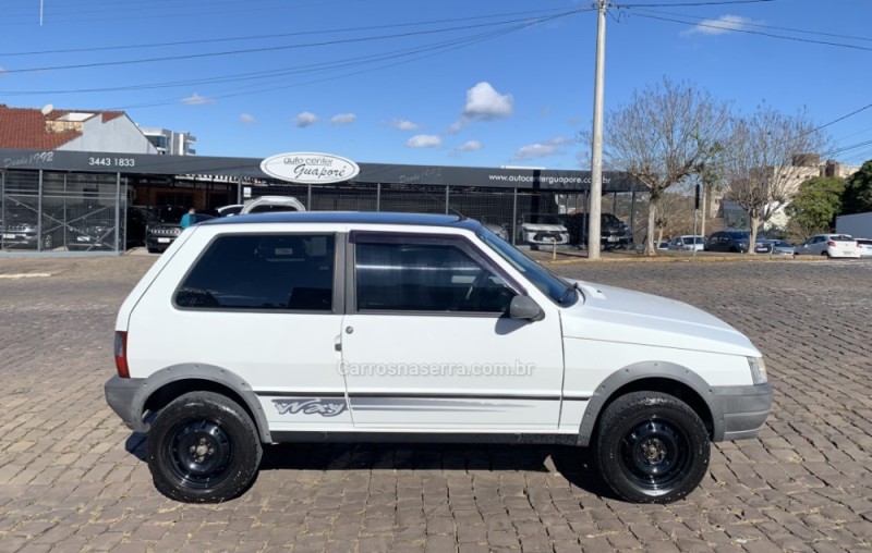 UNO 1.0 MPI MILLE WAY ECONOMY 8V FLEX 2P MANUAL - 2011 - GUAPORé