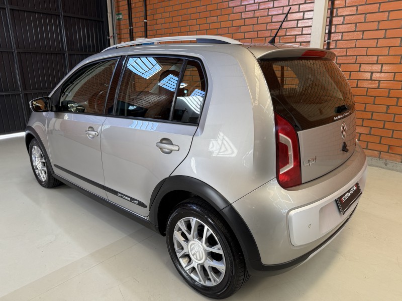 UP 1.0 CROSS T.FLEX 12V 4P MANUAL - 2015 - BENTO GONçALVES