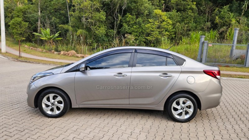 HB20S 1.6 PREMIUM 16V FLEX 4P AUTOMÁTICO - 2017 - IVOTI