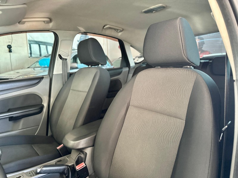 FOCUS 1.6 GLX 8V GASOLINA 4P MANUAL - 2011 - CAXIAS DO SUL