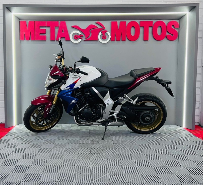 CB 1000R  - 2015 - CAMPO BOM