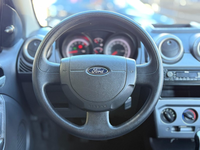 FIESTA 1.0 MPI CLASS HATCH 8V FLEX 4P MANUAL - 2014 - LAGOA VERMELHA