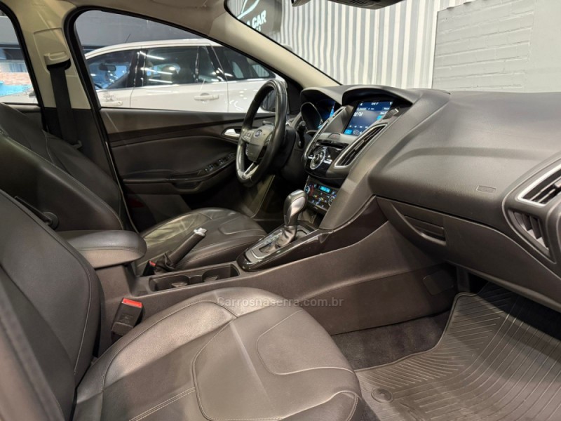 FOCUS 2.0 TITANIUM PLUS HATCH 16V FLEX 4P AUTO - 2017 - CAXIAS DO SUL