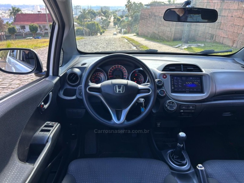 FIT 1.4 LXL 16V FLEX 4P MANUAL - 2011 - VENâNCIO AIRES