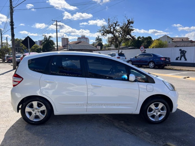 FIT 1.4 LXL 16V FLEX 4P MANUAL - 2011 - VENâNCIO AIRES
