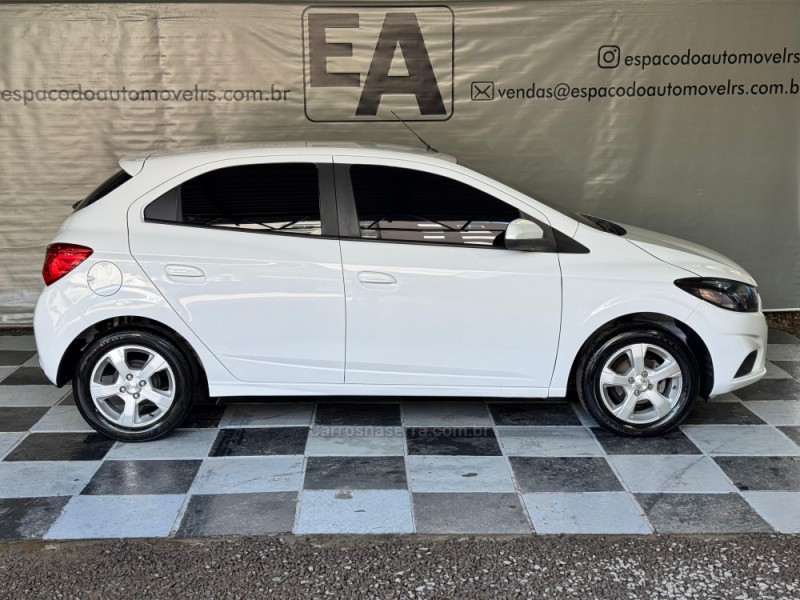 ONIX 1.4 MPFI LT 8V FLEX 4P MANUAL - 2019 - NOVA PRATA